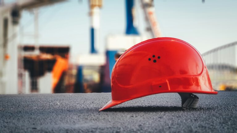 WIR BAUEN UM! BALD SIND WIR WIEDER DA.